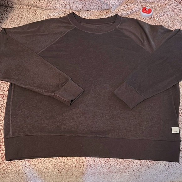 Vuori Tops - Vuori crew neck  ,dark color size medium